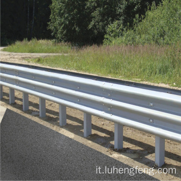 Piastra per guardrail autostradale in acciaio